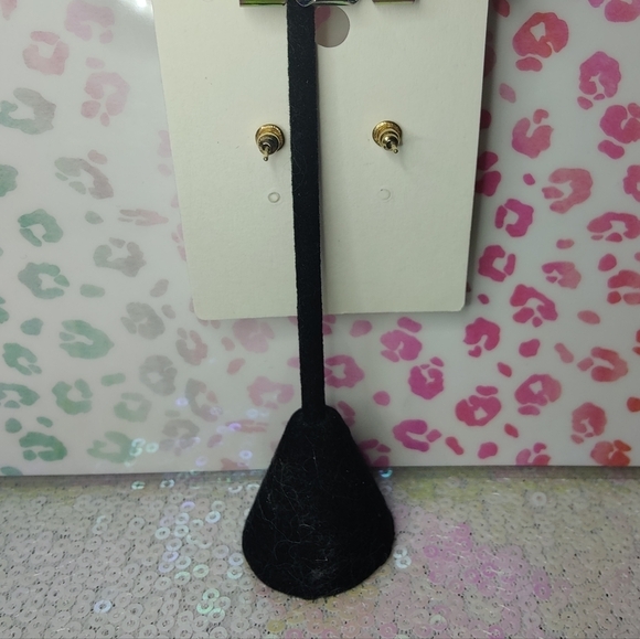 Statement Earrings - Picture 3 of 4